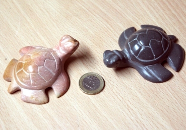 KENIA - Meereschildkröte aus Speckstein glatt und glänzend