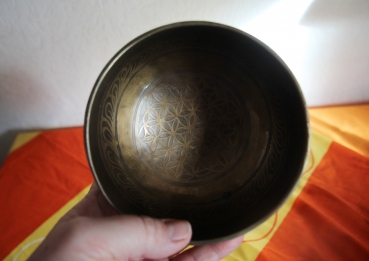 Tibetische Klangschale mit Gravur - Blume des Lebens - 12cm