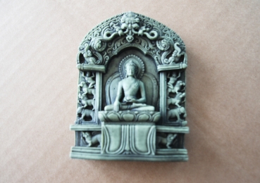 Harz Buddha Meditation grüner Stein 10cm