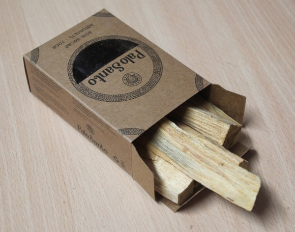 Palo Santo Peru Holzstücke im Karton 70g